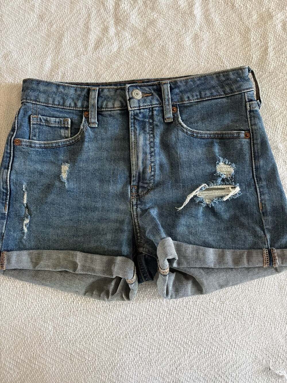 Old Navy High-Rise O.G. Straight Distressed Cuffed Denim Shorts Size 4